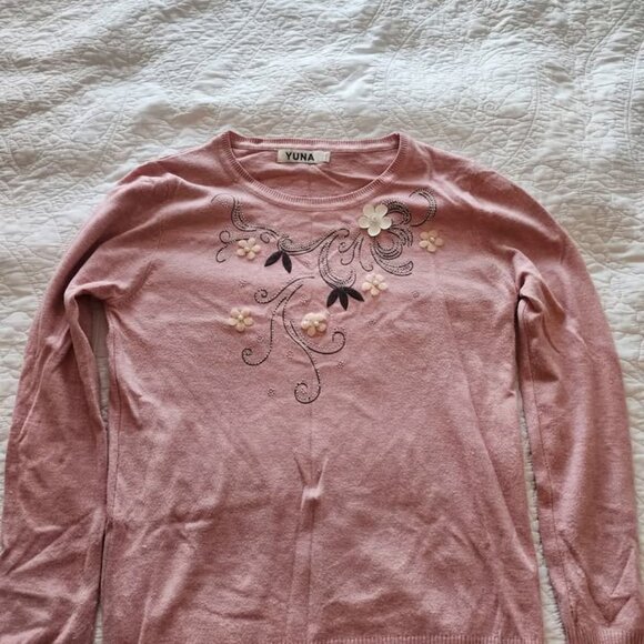 Yuna Sweater - Picture 1 of 2